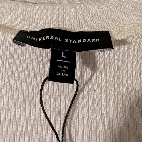 Universal Standard Foundation Long Sleeve V-Neck Tee Large 22/24 Vapor White NWT - Picture 5 of 7